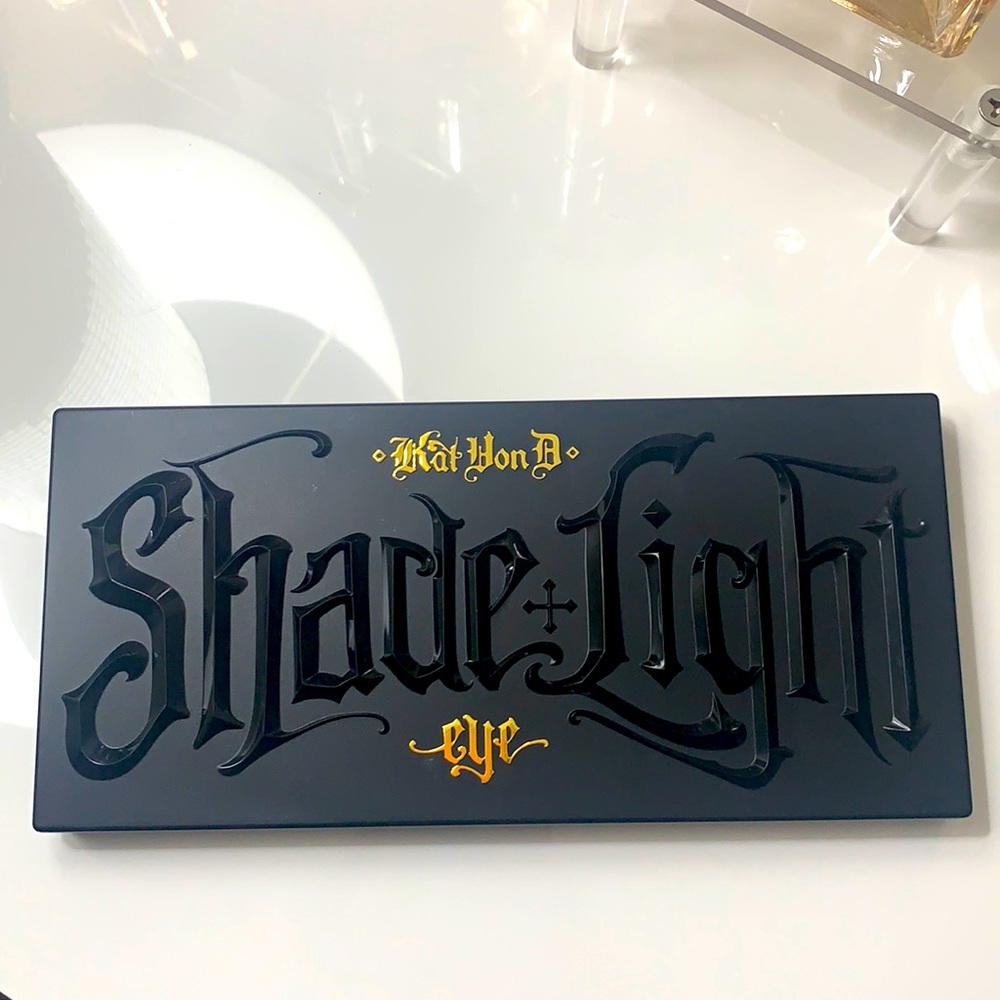 Kat Von D KVD Shade and Light Eye Contour Palette